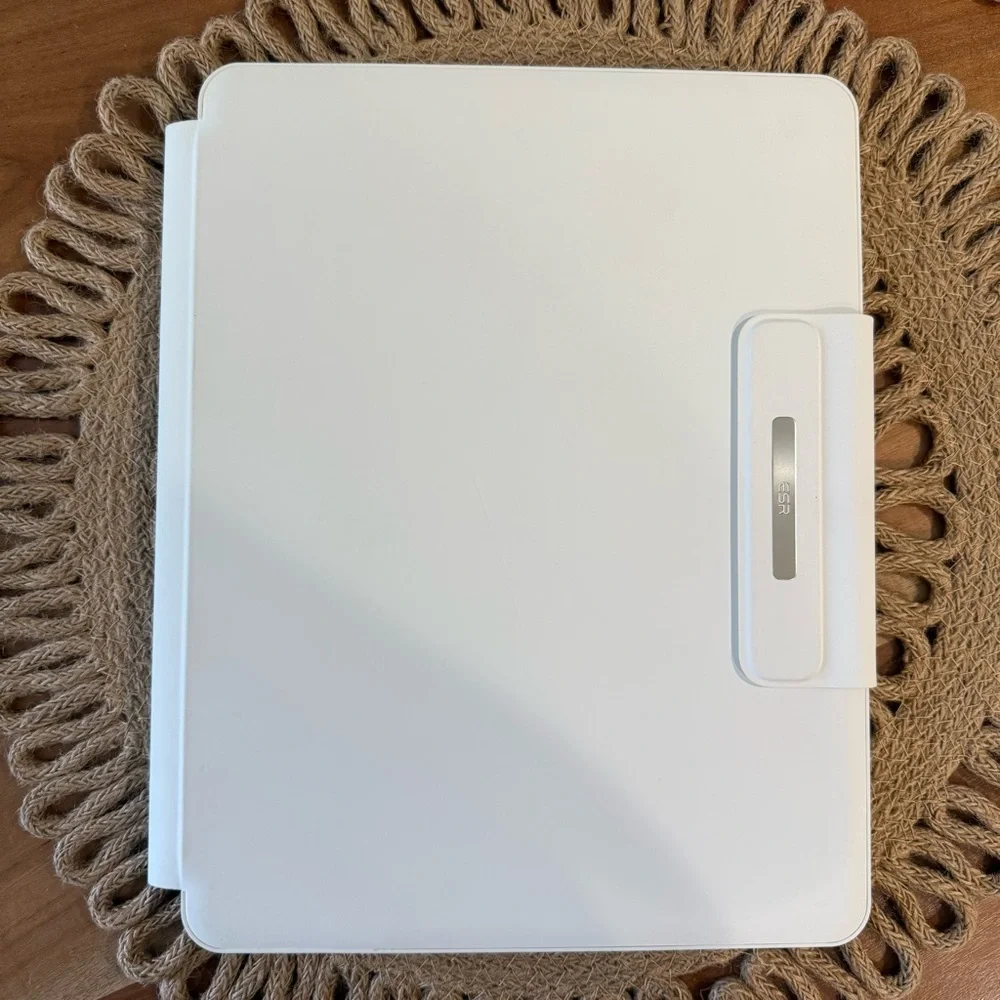 ESR White Tablet Keyboard Case